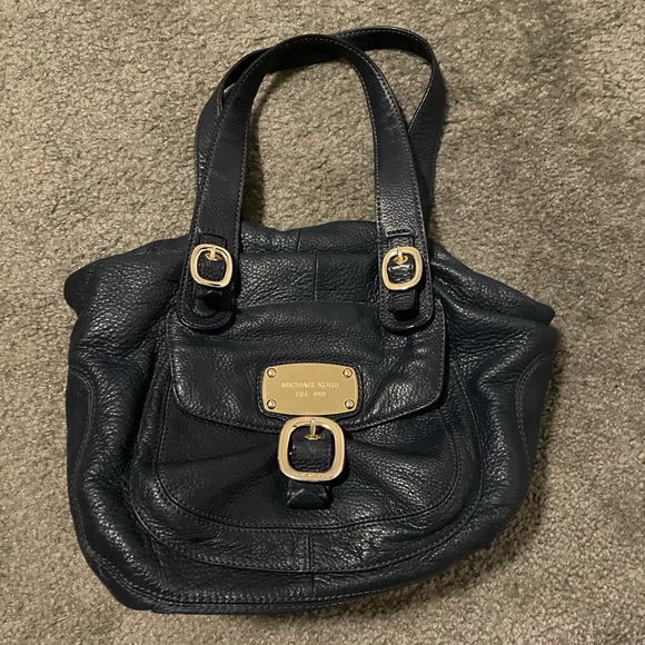 Purse - Picture 2 of 3